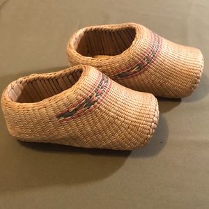 Lovely 🥰 woven grass Chinese shoes